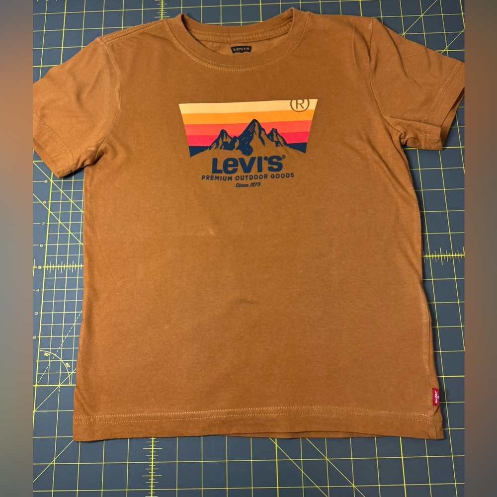 Levi's Tan Crew Neck Tee